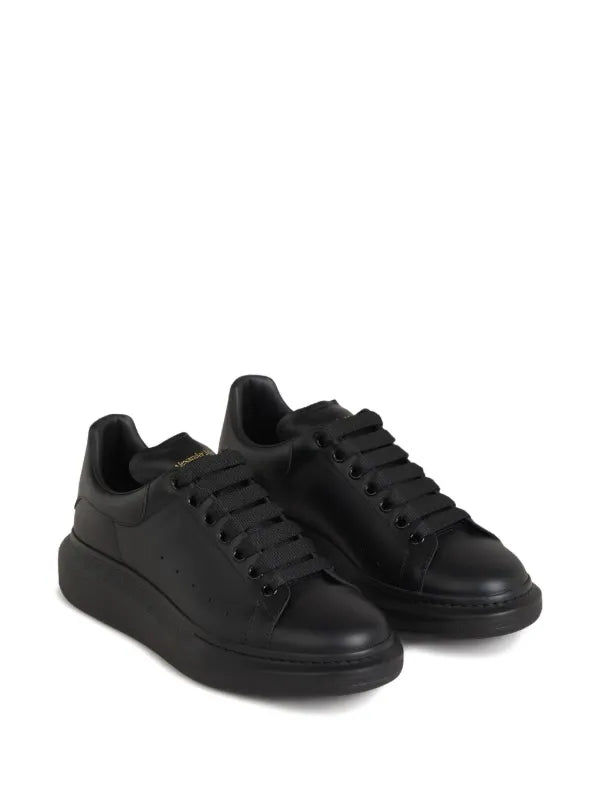 Alexander McQueen
-Black-