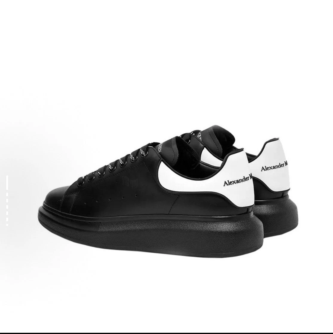 Alexander McQueen Oversized sneaker in Black/white