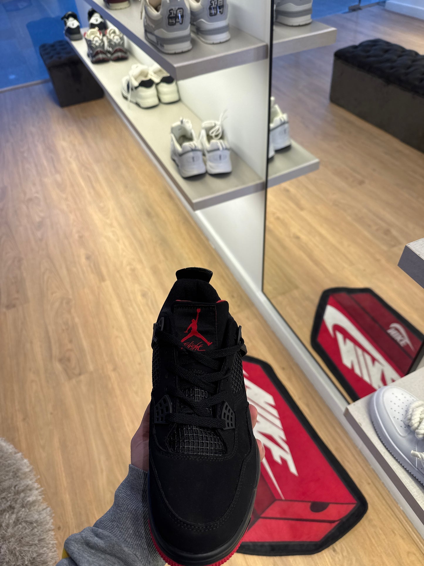 Air Jordan 4 Red Thunder