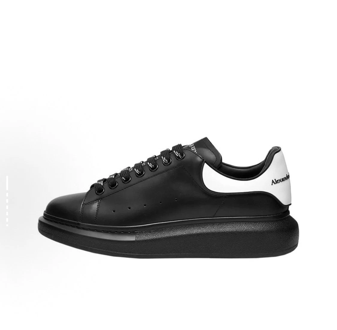 Alexander McQueen Oversized sneaker in   Black/white