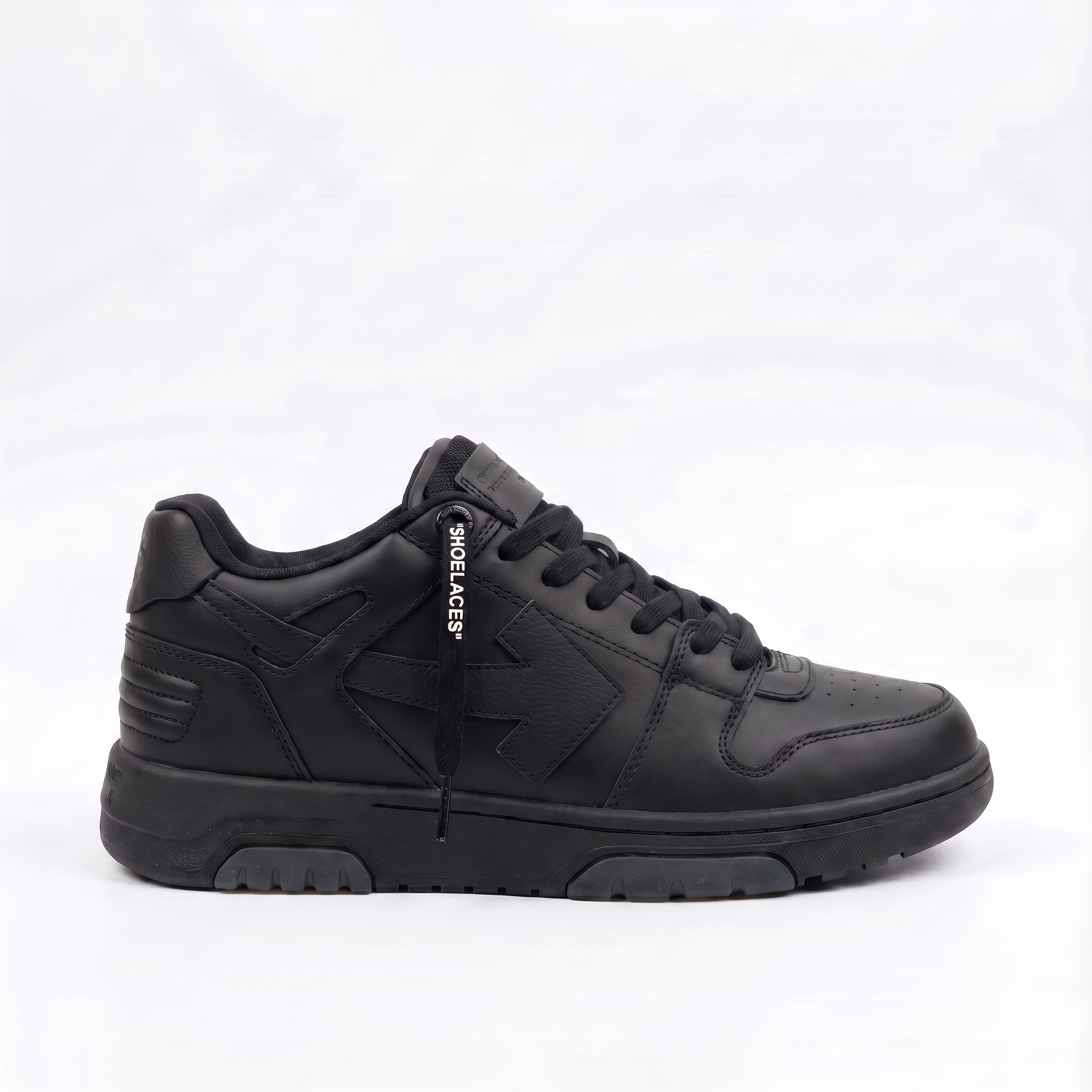 Off-White
Out Of Office leather sneakers
