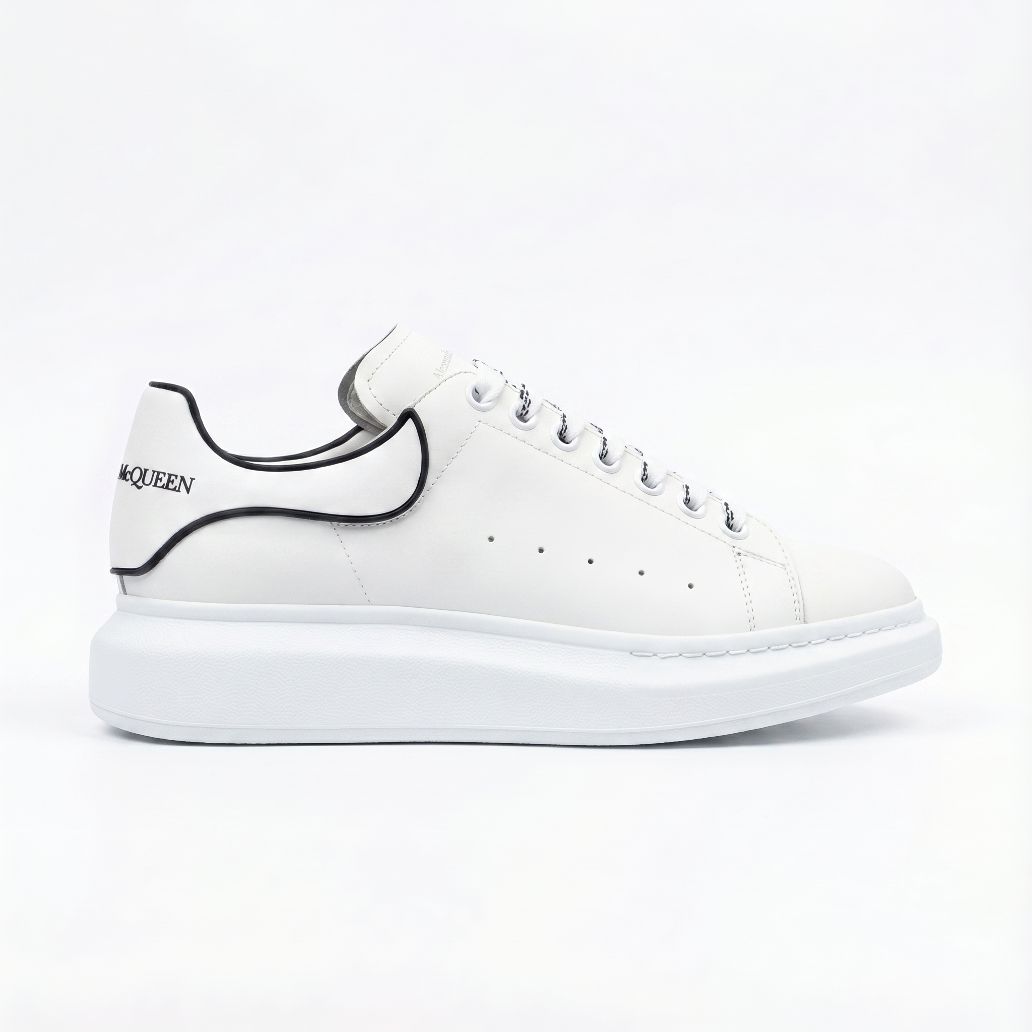 Alexander McQueen Oversized sneaker in   White/black