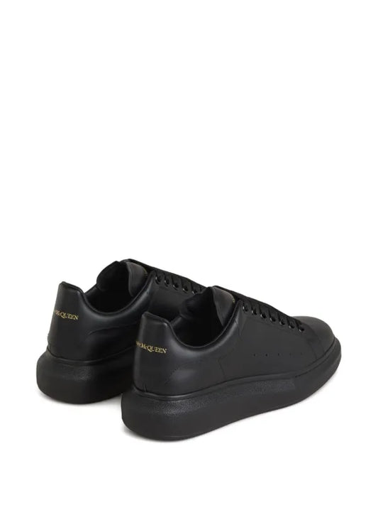 Alexander McQueen
-Black-