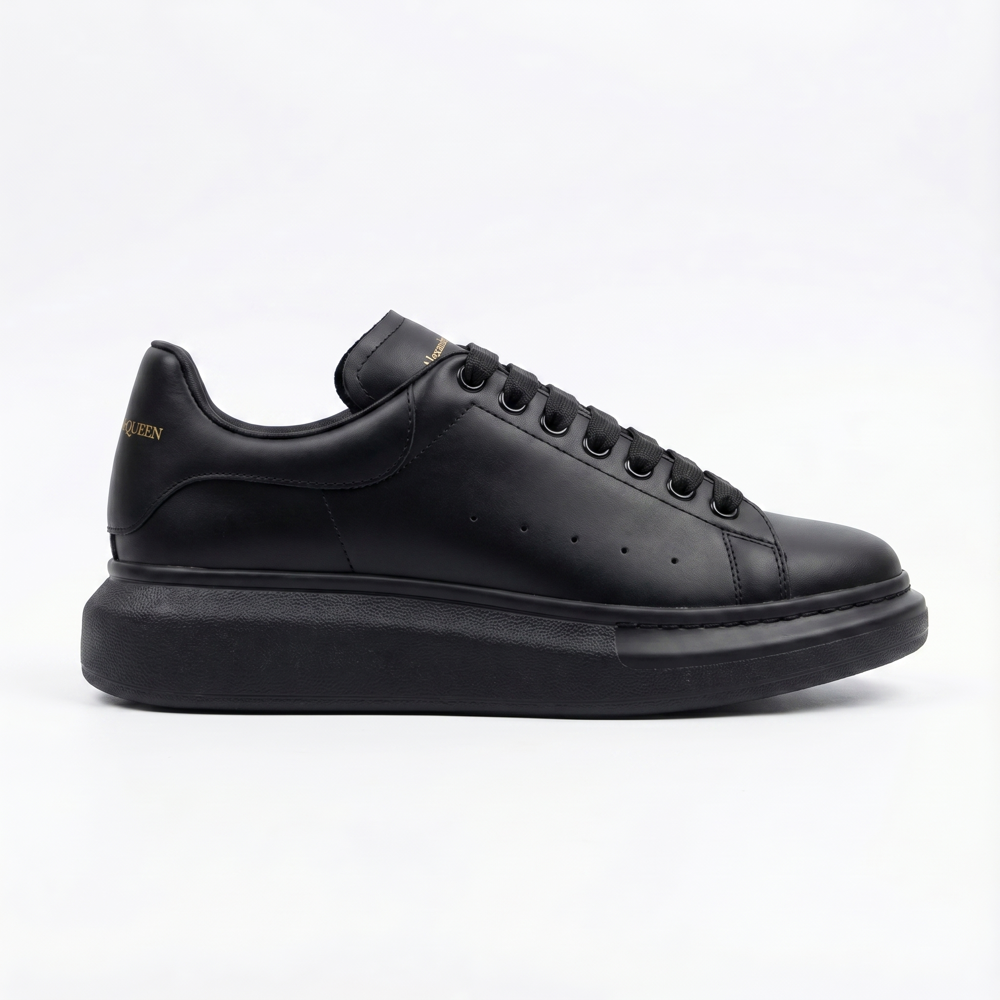 Alexander McQueen
-Black-