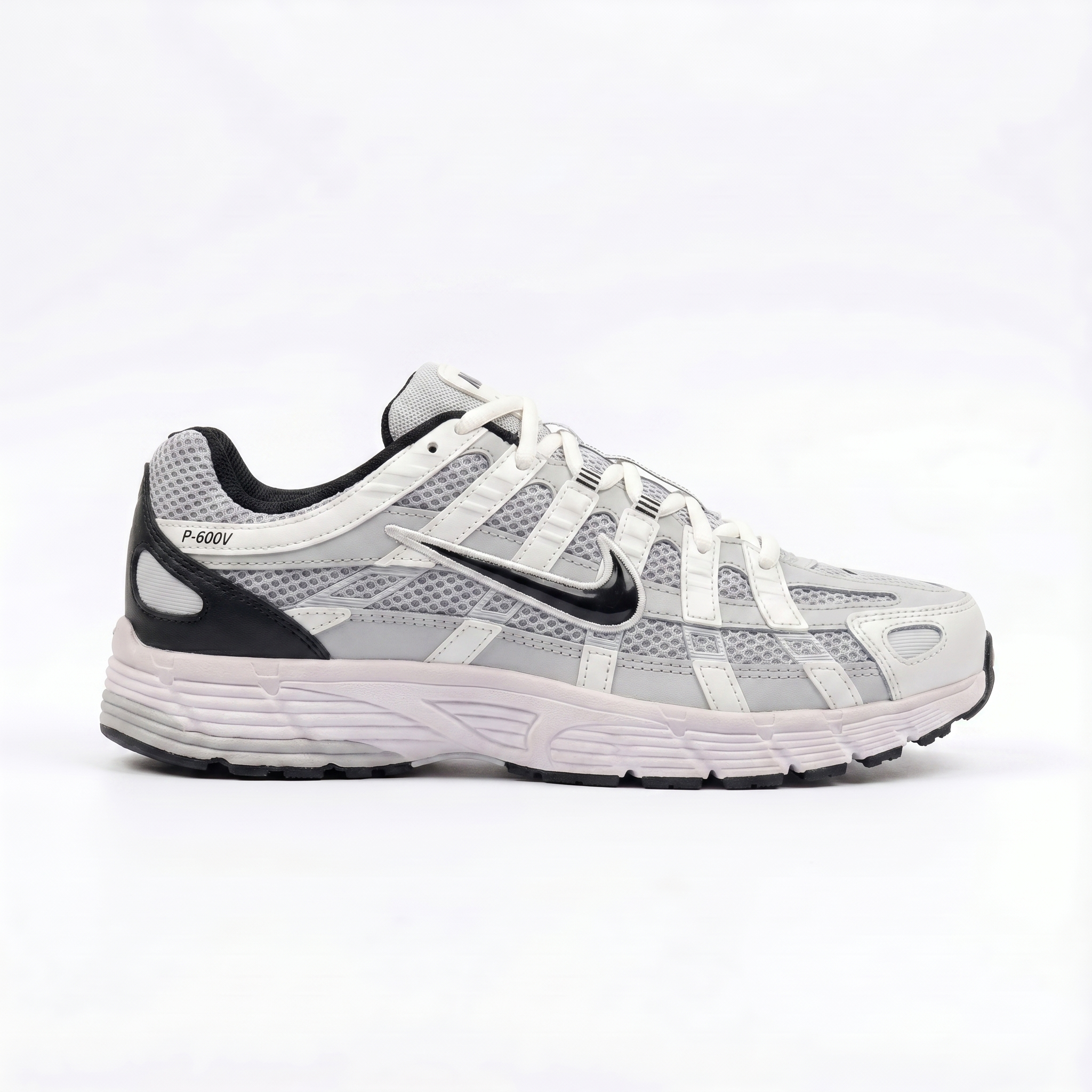 Nike p 6000 Metallic -white