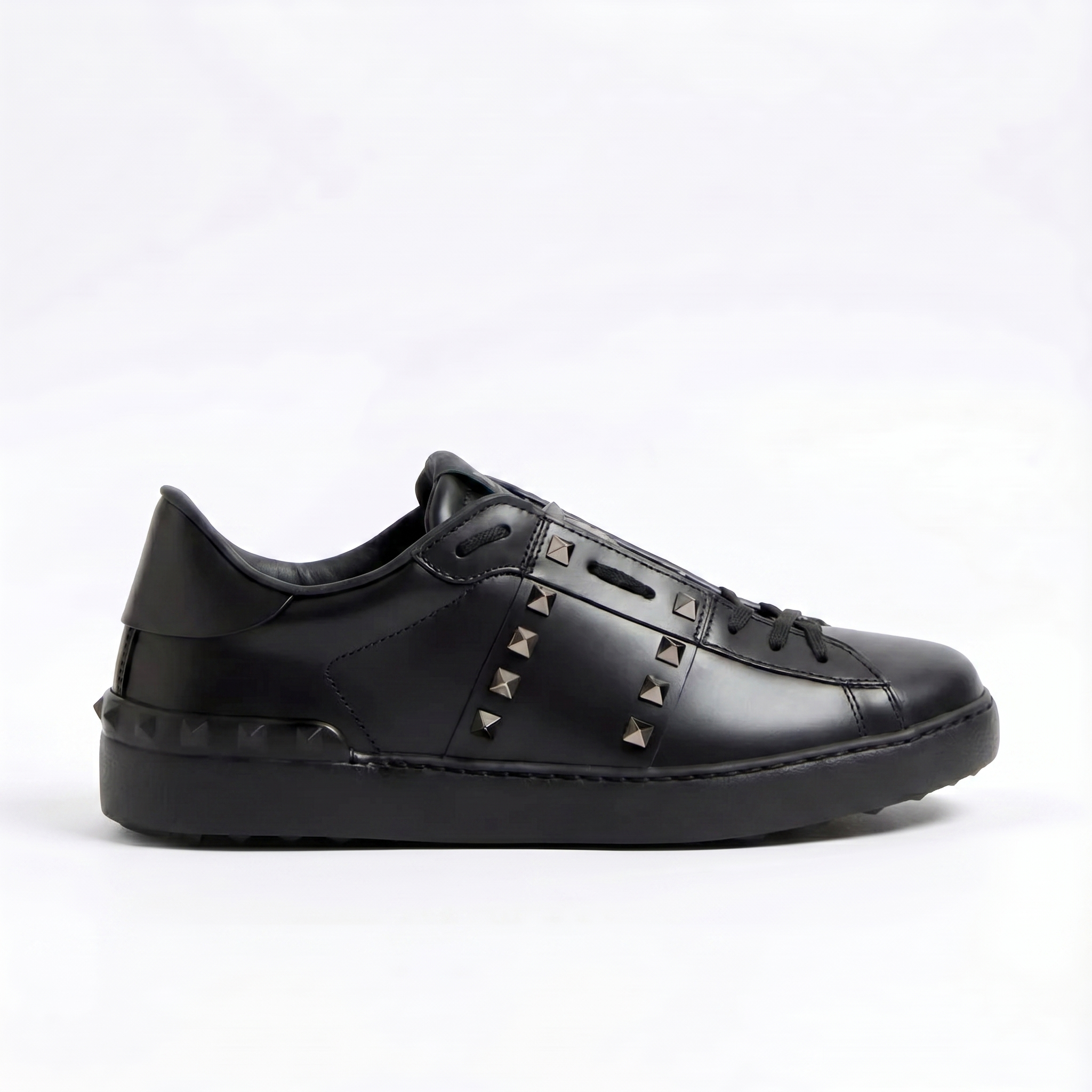 Valentino Garavani
Rockstud Untitled leather